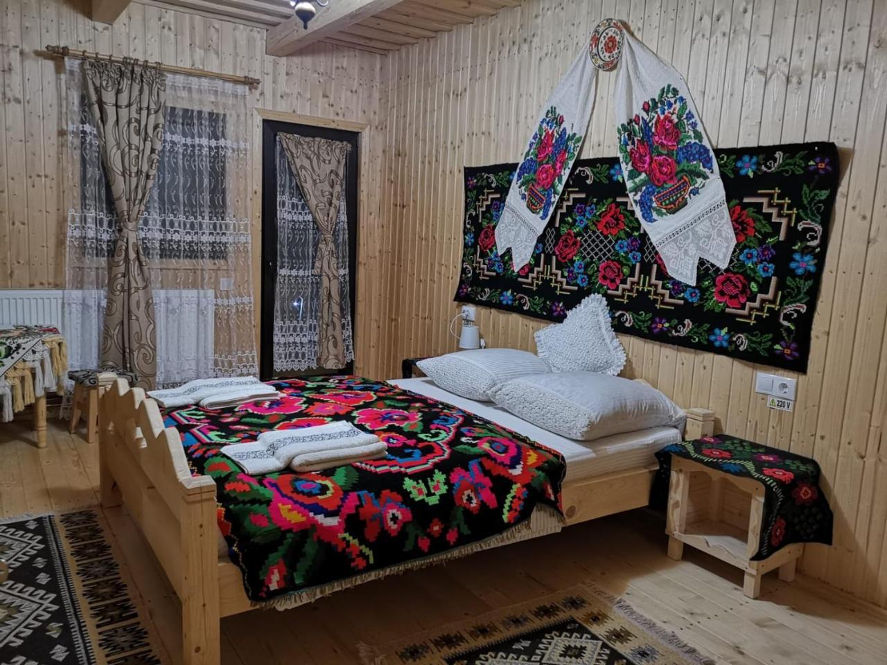 Casa Maramureseana Larisa Country house Breb